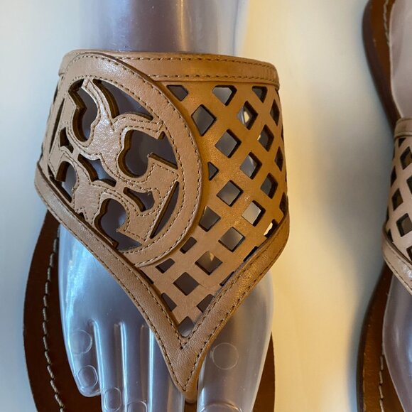 TORY BURCH Tan Thatched Perforated  Logo Thong Sandal 8.5 - Picture 1 of 9